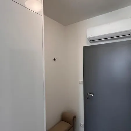 Air Conditioned 1 Vienna Gate, 2 Apartmán