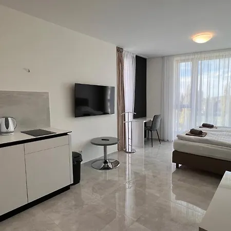 Apartment Air Conditioned 1 Vienna Gate, 2